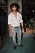 Sonu Nigam at Lanka party hosted by Maqbool Khan on 8th Dec 2011 (13).JPG